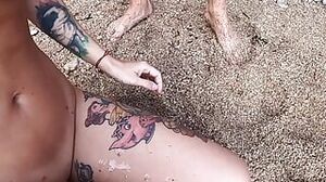 Amateurs go Wild! Couple's fucking on the beach