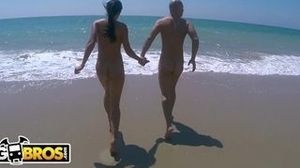 Patty Michova & Christian Clay Beach Hook-Up In Total Look Of Public!