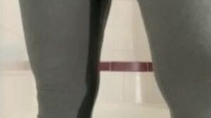 Pee pants (what a weird feeling 😝)